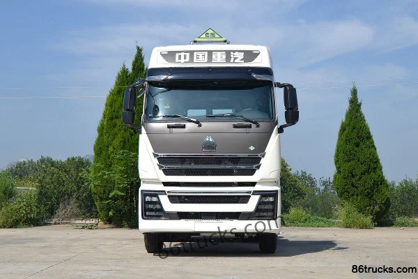 Sinotruk HOWO TH7 Heavy Truck 460 hp 6X4(10 wheels) LNG Automatic Hazardous Material Tractor Truck Exterior (2) | 86Trucks