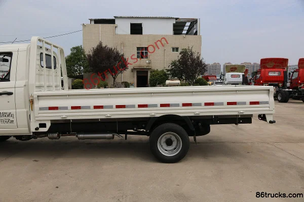 Foton Xiangling V3 version luxe 1,6 L 122 ch 4X2(6 roues) essence 3,7 m cabine simple, camion plateau léger Carrosserie (1) | 86Trucks