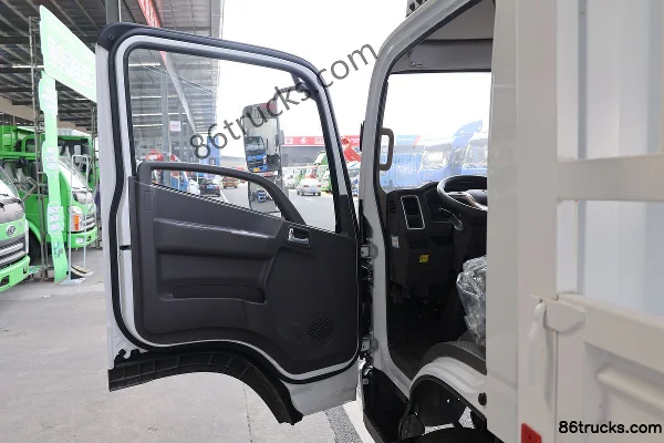 Hyundai Commercial Vehicle Hongtu EV 4.5T 4.14m Single Row Pure Electric Stake Transport Truck 4X2(6 wheels) Interior (1) | 86Trucks