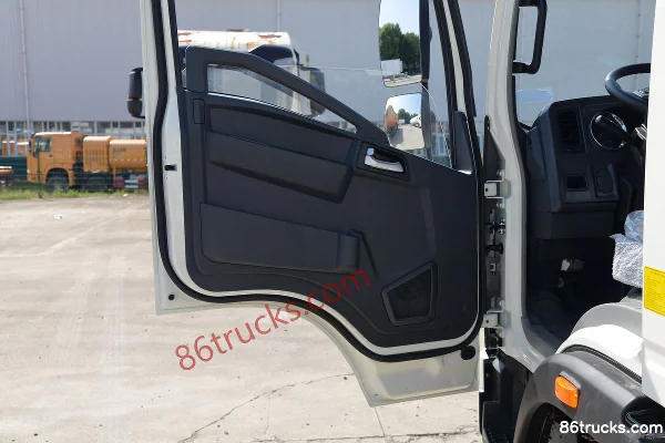 Sinotruk HOWO Hanvan 136 hp 4X2(6 wheels) Electric Sewer Cleaning Truck (Lvye Brand) Cab (2) | 86Trucks