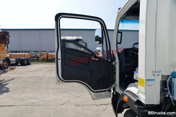 Sinotruk HOWO Hanvan 136 hp 4X2(6 wheels) Electric Sewer Cleaning Truck (Lvye Brand) Cab (1) | 86Trucks