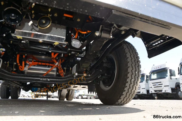 Sinotruk HOWO Hanvan 136 hp 4X2(6 wheels) Electric Sewer Cleaning Truck (Lvye Brand) Chassis (3) | 86Trucks