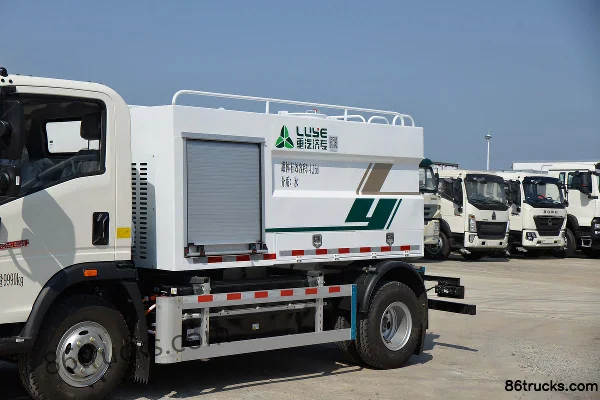 Sinotruk HOWO Hanvan 136 hp 4X2(6 wheels) Electric Sewer Cleaning Truck (Lvye Brand) Body (1) | 86Trucks