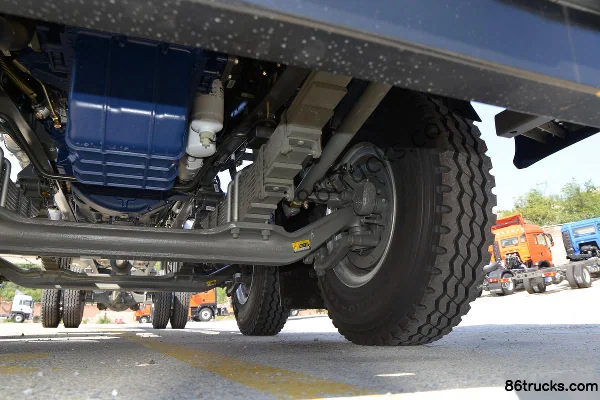 Sinotruk HOWO TX 310 hp 6X2(8 wheels) 9.6 m stake truck (China VI) Chassis (3) | 86Trucks