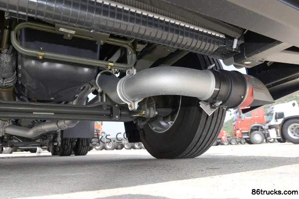 Sinotruk HOWO TX Heavy Truck 460hp 6X4(10 wheels) CNG Dangerous Goods Tractor Truck Chassis (3) | 86Trucks