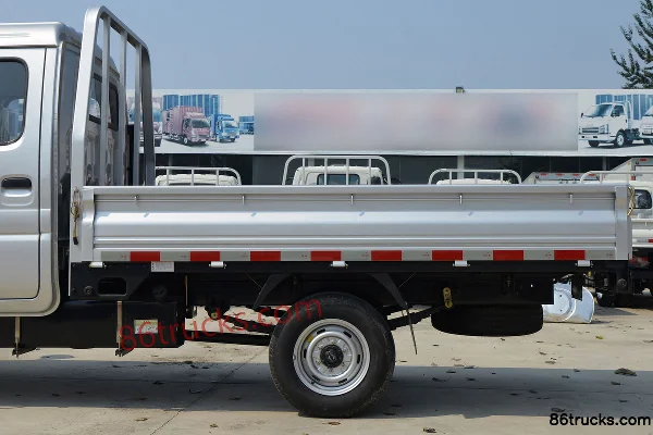 Dongfeng Xiaobawang W08 1.5L 113hp 4X2(6 wheels) 2.5m double-row flatbed micro truck (with A/C)(China VI) Body (2) | 86Trucks
