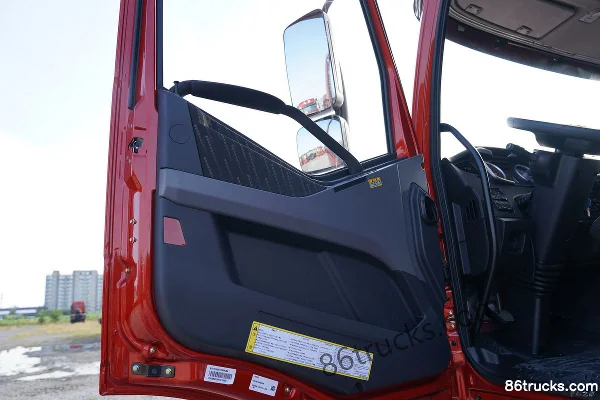 FAW Jiefang J6P Heavy Truck 2022 Model 520 hp 6X4(10 wheels) Automatic Tractor Truck (China VI) Cab (3) | 86Trucks