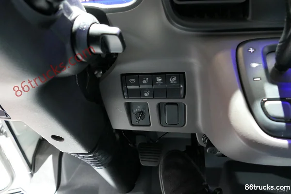 Mitsubishi Fuso eCANTER 4X2(6 wheels) Electric Van Cargo Truck 41.3kWh Interior (3) | 86Trucks