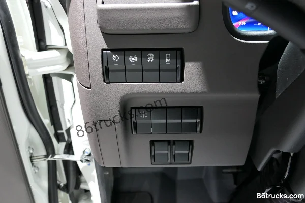 Mitsubishi Fuso eCANTER 4X2(6 wheels) Electric Van Cargo Truck 41.3kWh Interior (2) | 86Trucks