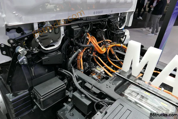Mitsubishi FUSO eCANTER 4X2(6 roues) camion fourgon électrique 41,3 kWh (5,135 t) Châssis (1) | 86Trucks