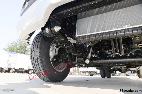 Foton Xiangling V2 1.6L 122 hp 4X2(6 wheels) gasoline 3.3m single-row flatbed mini truck Chassis (2) | 86Trucks