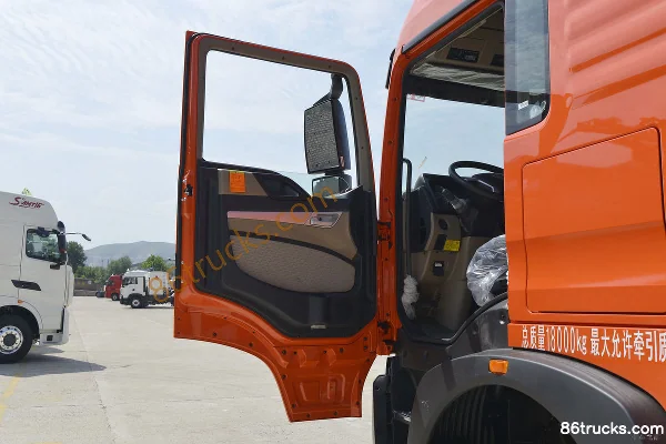 Sinotruk HOWO TX heavy truck 400hp 4X2(6 wheels) tractor truck Cab (2) | 86Trucks