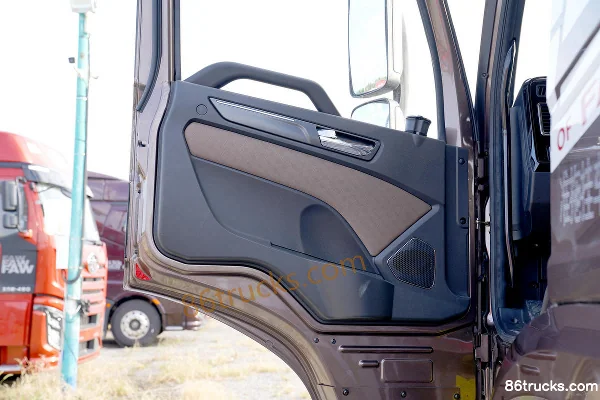 FAW Jiefang Qingdao JH5 Heavy Truck 460 hp 6X4(10 wheels) AMT Automatic Tractor Truck Cab (3) | 86Trucks