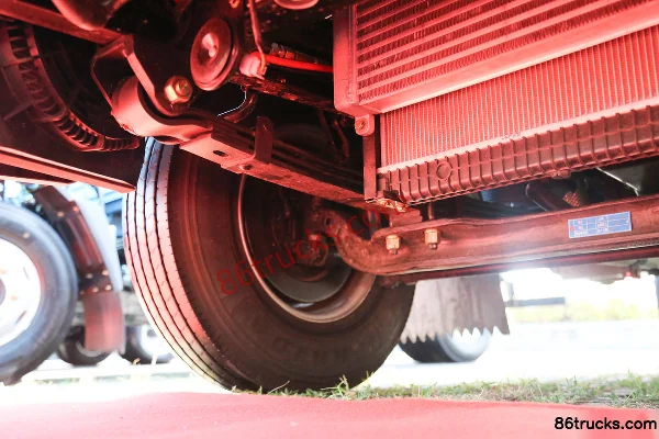 NanJun Ruisheng 130hp 4X2(6 wheels) 4.07m Single Row Stake Light Truck (China VI) Chassis (2) | 86Trucks