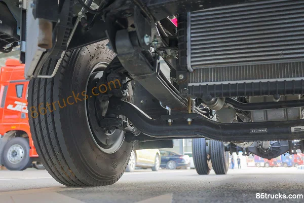 JAC Yunduoduo N8 heavy-duty luxury 160 hp 4X2(6 wheels) 4.18m single-row stake truck Chassis (2) | 86Trucks