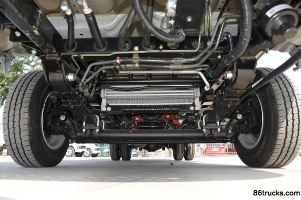 Foton Times Xiaoka Zhixing 1 95 ch 4X2(6 roues) 3,1 m cabine double avec plate-forme à ridelles, mini camion Châssis (1) | 86Trucks