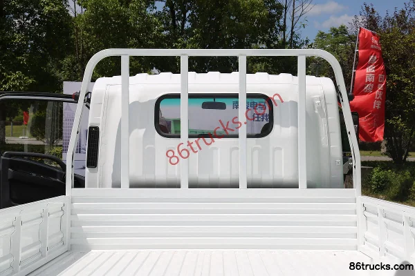 NanJun Ruijie D30 4.5T 4.1m Single Row Pure Electric Panel Light Truck 98.04kWh 4X2(6 wheels) Body (2) | 86Trucks