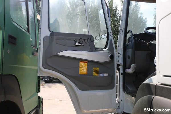 Sinotruk HOWO Heavy Truck 440 hp 6X4(10 wheels) 6.8m Dump Truck Cab (2) | 86Trucks