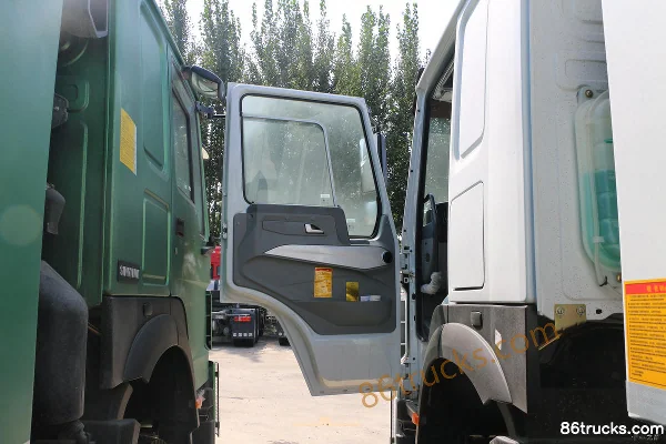 Sinotruk HOWO Heavy Truck 440 hp 6X4(10 wheels) 6.8m Dump Truck Cab (1) | 86Trucks