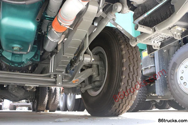 Sinotruk HOWO Heavy Truck 440 hp 6X4(10 wheels) 6.8m Dump Truck Chassis (3) | 86Trucks