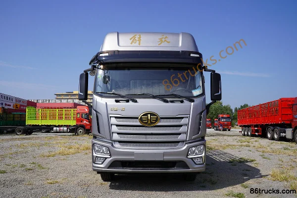 FAW Jiefang Qingdao JK6 Medium Truck 240 hp 4X2(6 wheels) 6.8m Grain Van Cargo Truck (Ratio 4.444) Exterior (2) | 86Trucks
