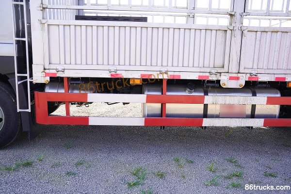 FAW Jiefang Qingdao JK6 Medium Truck 240 hp 4X2(6 wheels) 6.8m Grain Van Cargo Truck (Ratio 4.444) Chassis (3) | 86Trucks