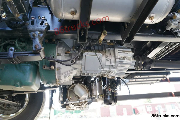 FAW Jiefang Qingdao JK6 Medium Truck 240 hp 4X2(6 wheels) 6.8m Grain Van Cargo Truck (Ratio 4.444) Chassis (2) | 86Trucks