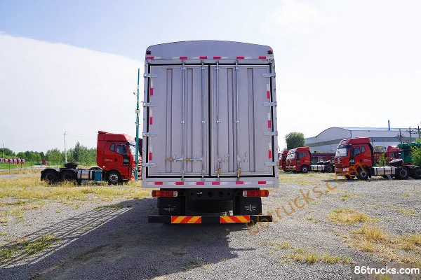 FAW Jiefang Qingdao JK6 Medium Truck 240 hp 4X2(6 wheels) 6.8m Grain Van Cargo Truck (Ratio 4.444) Body (3) | 86Trucks