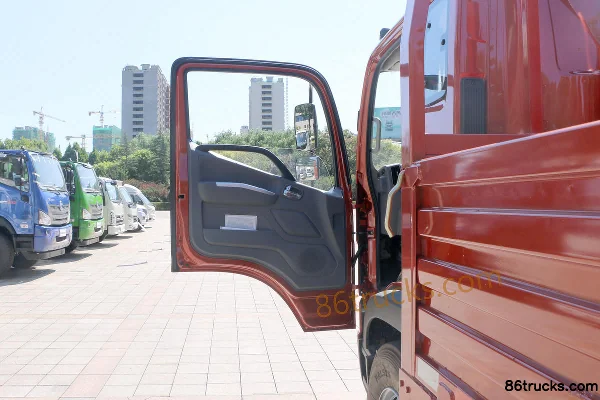 Foton Times Linghang ES5 200hp 4X2(6 wheels) 6.8m semi-row flatbed cargo truck (China VI) Cab (1) | 86Trucks