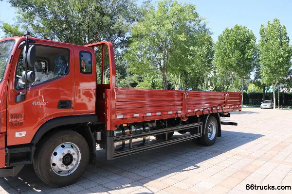 Foton Times Linghang ES5 200hp 4X2(6 wheels) 6.8m semi-row flatbed cargo truck (China VI) Body (1) | 86Trucks