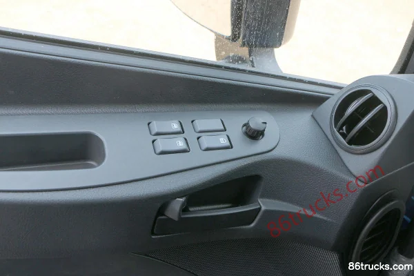 Foton Auman GTL Zhixiang Edition Northern Version 430 hp 6X4(10 wheels) Tractor Truck (China VI) Cab (2) | 86Trucks