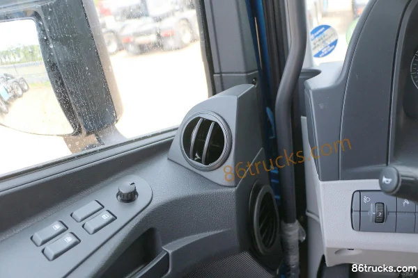 Foton Auman GTL Zhixiang Edition Northern Version 430 hp 6X4(10 wheels) Tractor Truck (China VI) Cab (1) | 86Trucks
