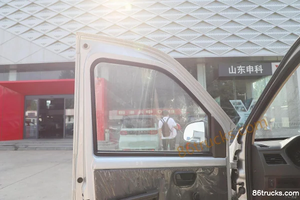 Wuling Rongguang S 76hp 1.2L gasoline 2-seat 1.95m enclosed van (China VI) Cab (2) | 86Trucks