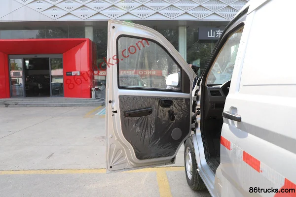 Wuling Rongguang S 76hp 1.2L gasoline 2-seat 1.95m enclosed van (China VI) Cab (1) | 86Trucks