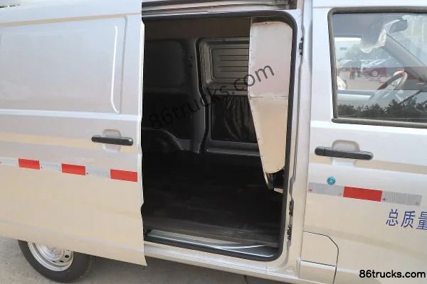 Wuling Rongguang S 76hp 1.2L gasoline 2-seat 1.95m enclosed van (China VI) Cargo Box (1) | 86Trucks