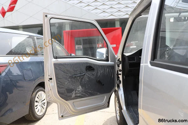 Wuling Zhiguang 1.2L 76 ch 4X2(6 roues) essence 2 m camion micro plateau double cabine (China VI) (1) | 86Trucks