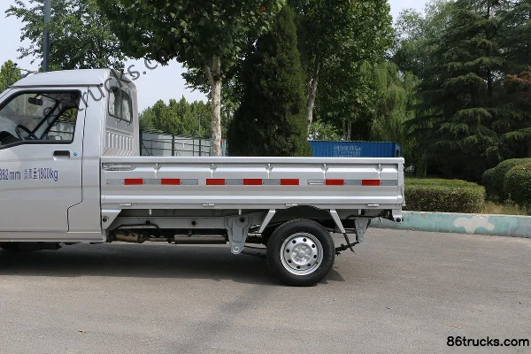 Wuling Zhiguang 1,2 L 76 ch 4X2(6 roues) essence camion plateau à cabine simple 2,501 m Carrosserie (1) | 86Trucks