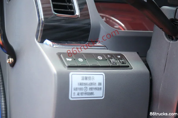NanJun Ruijie D50 Luxury Edition 220 hp 6X2(8 wheels) 6X2R 4.1m Dump Truck (Lift Axle) Cab (3) | 86Trucks