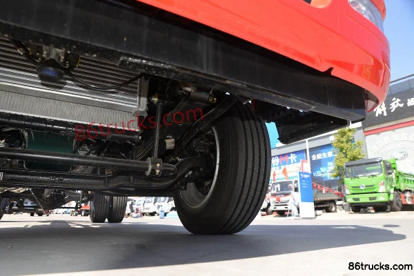 FAW Jiefang J6F cabine large 160 ch 4X2(6 roues) camion plateau 3,78 m avec demi-rideau (Fast Gear 8 vitesses) Châssis (3) | 86Trucks
