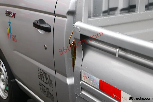 Foton Xiangling V1 1.6L 122hp 4X2(6 wheels) Gasoline 2.8m single-row flatbed micro truck (single rear wheel) (China VI) Body (1) | 86Trucks