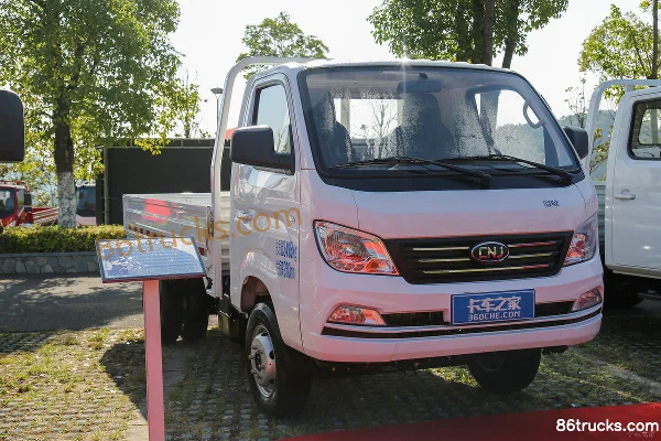 NanJun Ruibao 95 hp 4X2(6 wheels) 3.1m double-row cage van mini truck Exterior