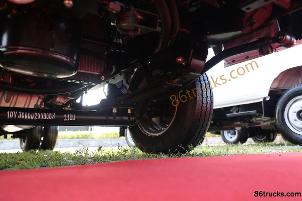 NanJun Ruibao 95 hp 4X2(6 wheels) 3.1m double-row cage van mini truck Chassis (3) | 86Trucks