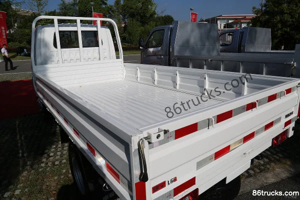NanJun Ruibao 95 hp 4X2(6 wheels) 3.1m double-row cage van mini truck Body (2) | 86Trucks