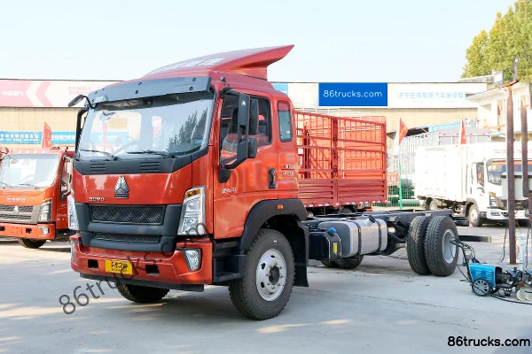 Sinotruk HOWO G5X camion moyen 220 ch 4X2(6 roues) camion porteur à ridelles 6,75 m cabine avec couchette Extérieur (3) | 86Trucks