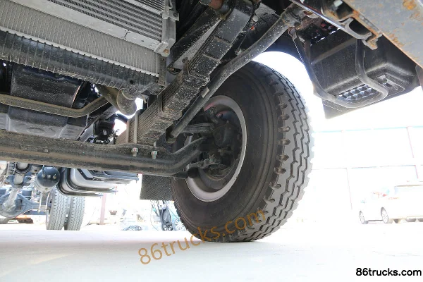 Sinotruk HOWO G5X camion moyen 220 ch 4X2(6 roues) camion porteur à ridelles 6,75 m cabine avec couchette Châssis (3) | 86Trucks