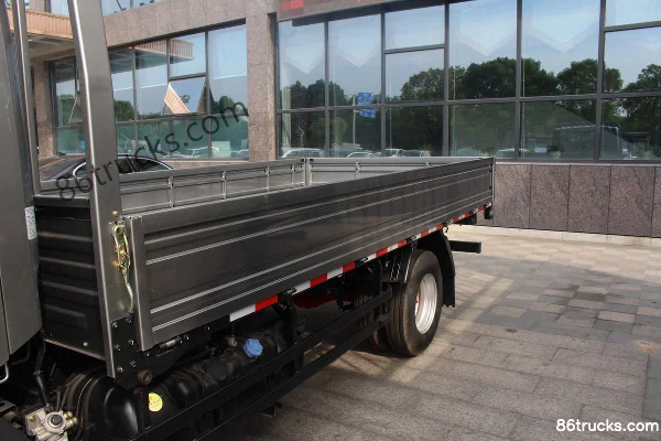 Dongfeng Duolika D6-L Super Power Deluxe Edition 140 hp 4X2(6 wheels) 4.17m single-row flatbed light truck (China VI) (axle ratio 4.875) Bod