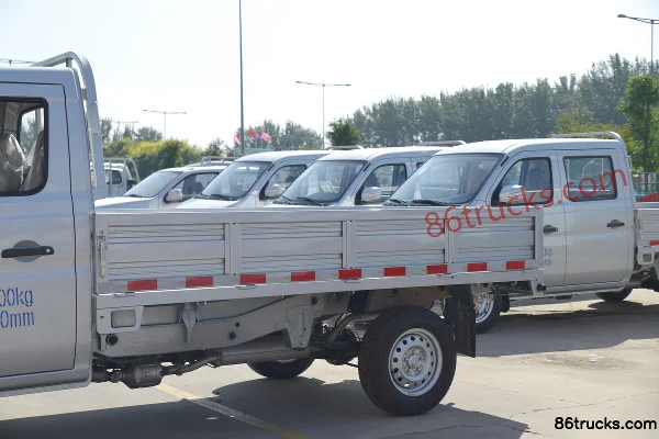 Changan Kuayue Xinbao T3 Luxury 1.6L 122 hp 4X2(6 wheels) gasoline 2.82m single-row flatbed small truck (China VI) (single rear tire) Body (