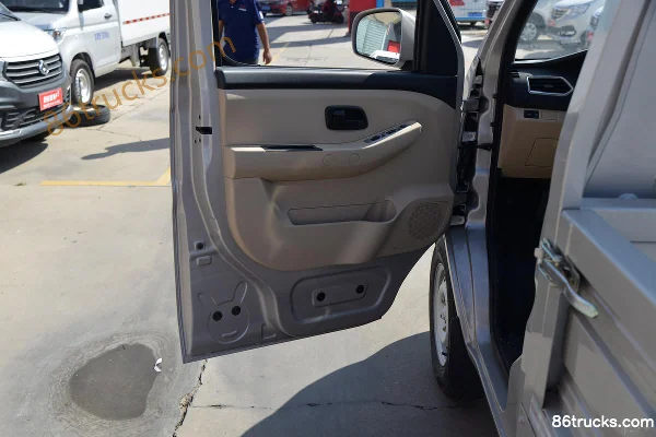 Changan Kuayue Xinbao T3 Édition Confort 1,5L Essence 112 ch 4X2(6 roues) 2,82 m micro camion porteur à ridelles simple rangée (roue arrière