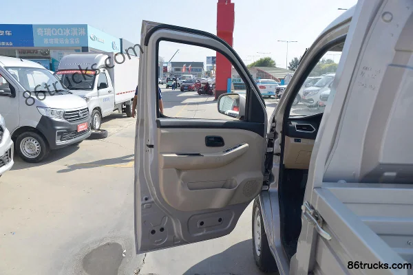 Changan Kuayue Xinbao T3 Édition Confort 1,5L Essence 112 ch 4X2(6 roues) 2,82 m micro camion porteur à ridelles simple rangée (roue arrière