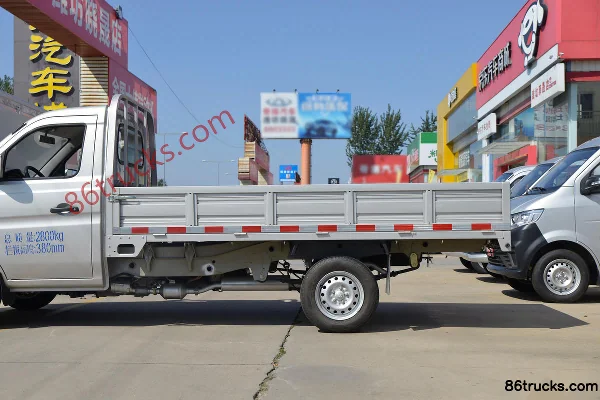 Changan Kuayue Xinbao T3 Édition Confort 1,5L Essence 112 ch 4X2(6 roues) 2,82 m micro camion porteur à ridelles simple rangée (roue arrière